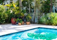 Der Swimmingpool an oder in der Nähe von Parrot Key Hotel &amp; Villas