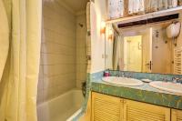 Koupelna v ubytování GuestHouse o Affittacamere Magenta Baylon Suite
