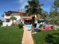 Bazén v ubytovaní Holiday Home Villa Ivan alebo v jeho blízkosti