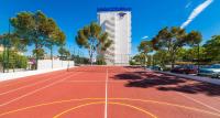 Tenis alebo squash v ubytovaní Globales Mimosa alebo jeho okolí