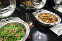 インの敷地内または近くでの食事または食べ物