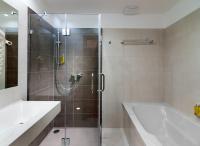 Koupelna v ubytování Wellness Hotel Windsor