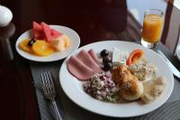 ホテルの敷地内または近くでの食事または食べ物