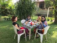 Un jardín fuera de Villa Shade