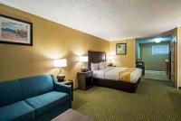 Quality Inn Oceanfrontにあるベッド