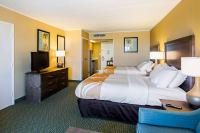 Quality Inn Oceanfrontにあるベッド