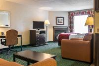 Comfort Suites Canton - Detroitにあるベッド
