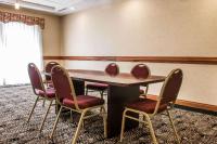 Comfort Suites Canton - Detroitにあるビジネスエリアまたは会議室