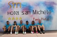 Hostia v ubytovaní Hotel San Michele