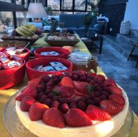 Comida en o cerca of this country house