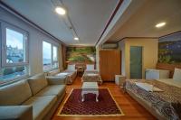 A seating area at Hotel Akcinar