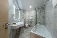 Koupelna v ubytování Mantar Spa Hotel