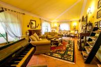 A seating area at Podere Biagio