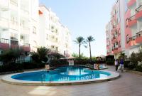 Bazén v ubytování Desert Pearl Apartment nebo v jeho okolí