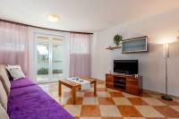 TV a/nebo společenská místnost v ubytování Apartments Lulic