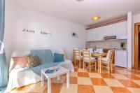 Kuchyň nebo kuchyňský kout v ubytování Apartments Lulic