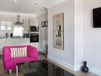Kuchyň nebo kuchyňský kout v ubytování Harrogate Lifestyle Luxury Serviced ApartHotel