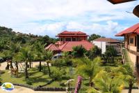Ein Garten an der Unterkunft Chomview Resort
