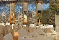 Restauracja lub miejsce do jedzenia w obiekcie Leventis Art Suites