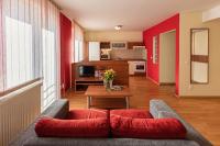 Kuchyňa alebo kuchynka v ubytovaní Urpí­n City Residence