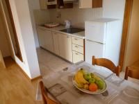 Kuchyň nebo kuchyňský kout v ubytování Apartments Pjer