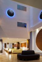 A seating area at Ako Suite Hotel