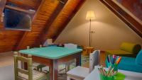 Posedenie v ubytovaní Saplan Real Estate CUMA