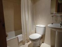 Un baño de Hotel Restaurante Casa Petronila