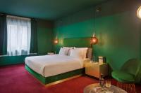 Stories Boutique Hotelにあるベッド