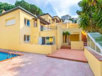 The swimming pool at or close to Apartment Velazquez-2 by Interhome