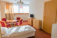 Televízia a/alebo spoločenská miestnosť v ubytovaní Gdański Dom Turystyczny Hostel