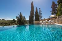 Bazén v ubytovaní Danai Villa by PaxosRetreats alebo v jeho blízkosti