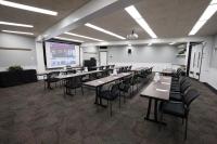 Rutgers University Inn and Conference Centerにあるビジネスエリアまたは会議室