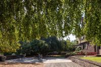 Rutgers University Inn and Conference Centerにある庭
