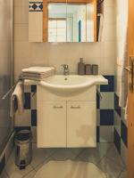 A bathroom at Postwirt Annaberg