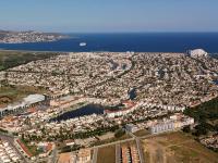 Výhľad na mesto Empuriabrava alebo výhľad na mesto priamo z apartmánu
