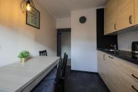 Kuchyňa alebo kuchynka v ubytovaní RentPlanet - Apartament Kościelna