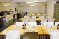 Reštaurácia alebo iné gastronomické zariadenie v ubytovaní Albergue Inturjoven Cazorla