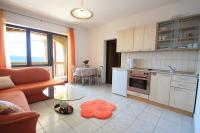 Kuchyň nebo kuchyňský kout v ubytování Two-Bedroom Apartment Crikvenica near Sea 12