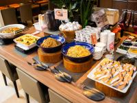 ホテルの敷地内または近くでの食事または食べ物