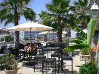Reštaurácia alebo iné gastronomické zariadenie v ubytovaní Hotel Bonsol