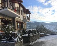 ホテルから撮影された、または一般的な山の景色