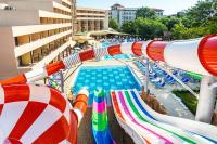 Bazén v ubytování Hotel Laguna Park & Aqua Club - All Inclusive nebo v jeho okolí