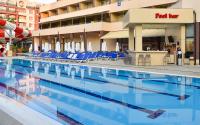 Bazén v ubytování Hotel Laguna Park & Aqua Club - All Inclusive nebo v jeho okolí
