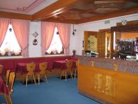 Reštaurácia alebo iné gastronomické zariadenie v ubytovaní Hotel Negritella