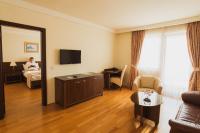 TV a/nebo společenská místnost v ubytování Family Hotel Pagus - All Inclusive
