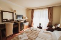 TV a/nebo společenská místnost v ubytování Family Hotel Pagus - All Inclusive