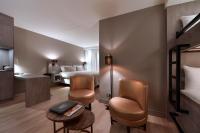 Posezení v ubytování Van der Valk Hotel Groningen-Westerbroek