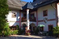 Budynek, w którym mieści się hotel