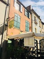 Budynek, w którym mieści się apartament